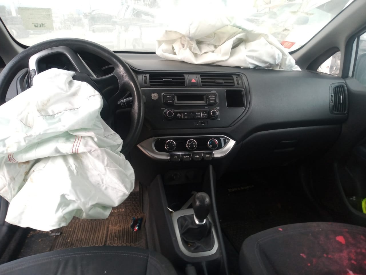  Kia RIO 2014    EN DESARME